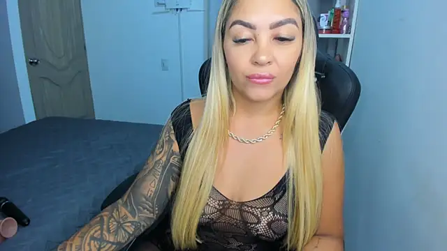Snapshot of NicolPorto chatting on 09-15-25, 11:32 NicolPorto online show from 09-15-25, 11:32