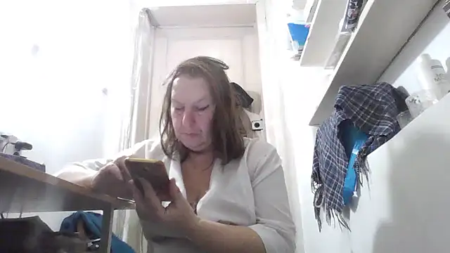 Snapshot of AnnaLive570 chatting on 02-22-26, 07:00 AnnaLive570 online show from 02-22-26, 07:00