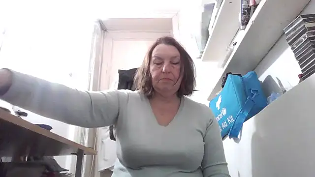 Snapshot of AnnaLive570 chatting on 04-23-26, 04:30 AnnaLive570 online show from 04-23-26, 04:30