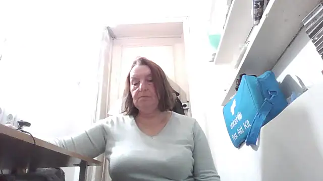 Snapshot of AnnaLive570 chatting on 04-23-26, 12:29 AnnaLive570 online show from 04-23-26, 12:29