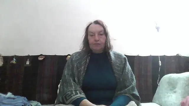Snapshot of AnnaLive570 chatting on 04-17-26, 02:47 AnnaLive570 online show from 04-17-26, 02:47