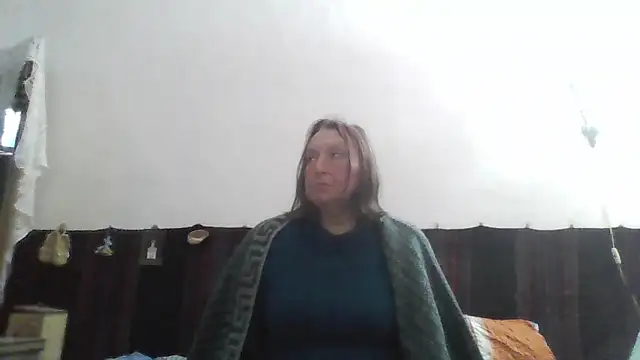 Snapshot of AnnaLive570 chatting on 05-13-26, 04:25 AnnaLive570 online show from 05-13-26, 04:25