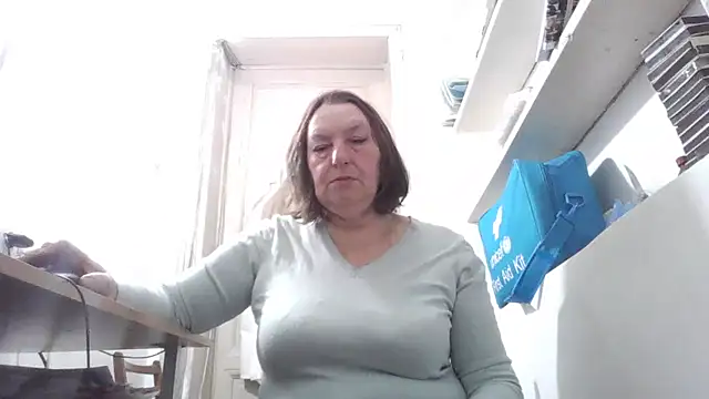 Snapshot of AnnaLive570 chatting on 04-15-26, 04:51 AnnaLive570 online show from 04-15-26, 04:51