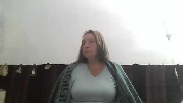 Snapshot of AnnaLive570 chatting on 05-11-26, 04:04 AnnaLive570 online show from 05-11-26, 04:04