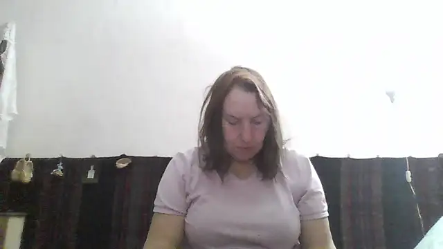 Snapshot of AnnaLive570 chatting on 03-25-26, 02:12 AnnaLive570 online show from 03-25-26, 02:12