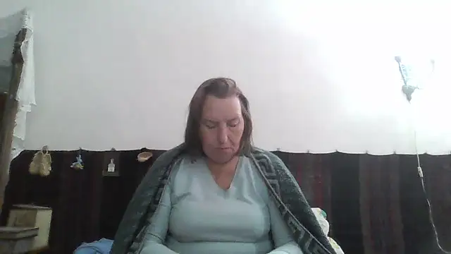 Snapshot of AnnaLive570 chatting on 05-17-26, 05:29 AnnaLive570 online show from 05-17-26, 05:29