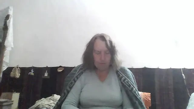 Snapshot of AnnaLive570 chatting on 05-18-26, 01:28 AnnaLive570 online show from 05-18-26, 01:28