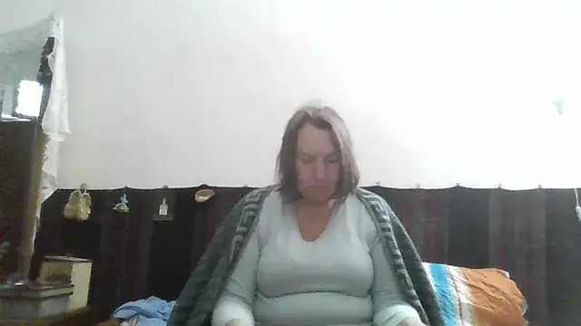 Snapshot of AnnaLive570 chatting on 05-13-26, 04:19 AnnaLive570 online show from 05-13-26, 04:19