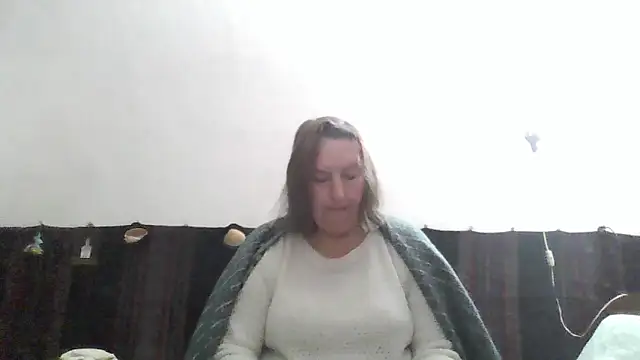 Snapshot of AnnaLive570 chatting on 04-28-26, 03:00 AnnaLive570 online show from 04-28-26, 03:00