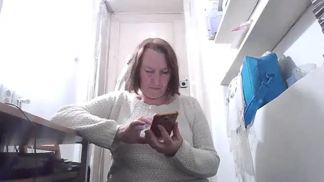 Snapshot of AnnaLive570 chatting on 03-27-26, 05:27 AnnaLive570 online show from 03-27-26, 05:27