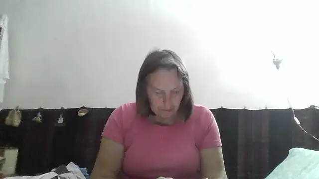 Snapshot of AnnaLive570 chatting on 06-12-26, 02:31 AnnaLive570 online show from 06-12-26, 02:31