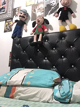 elpeluchenegroxxx3 online show from 03-15-26, 12:28