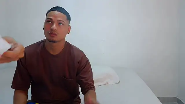 Sexy777Couple online show from 09-17-25, 07:27