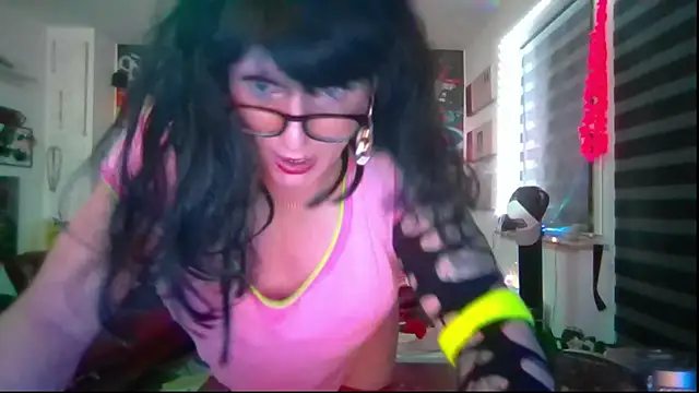 Snapshot of hellgirl1980 chatting on 05-15-26, 07:56 hellgirl1980 online show from 05-15-26, 07:56