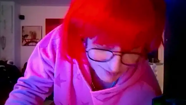 Snapshot of hellgirl1980 chatting on 04-22-26, 10:38 hellgirl1980 online show from 04-22-26, 10:38