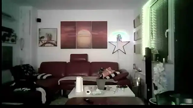 Snapshot of hellgirl1980 chatting on 04-23-26, 11:28 hellgirl1980 online show from 04-23-26, 11:28