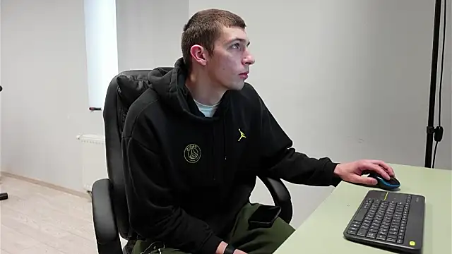 Ryan Dozer online show from 04-17-26, 05:43