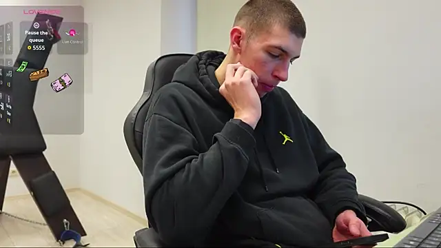 Ryan Dozer online show from 11-29-25, 08:36