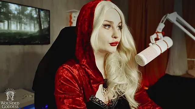 Snapshot of Wounded_Goddess_ chatting on 10-31-25, 02:13 Wounded Goddess  online show from 10-31-25, 02:13