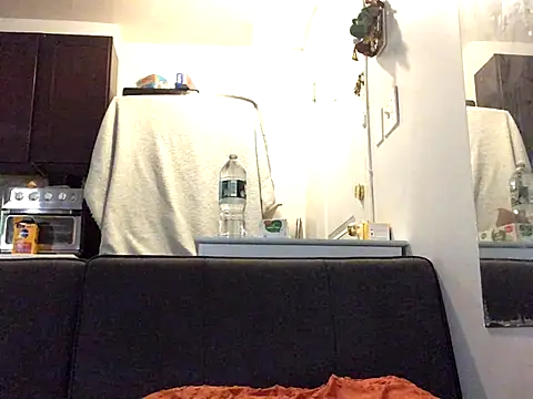 littyleesh1 online show from 09-30-25, 03:23