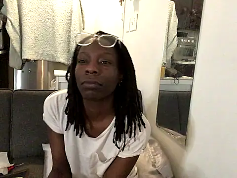 littyleesh1 online show from 11-04-25, 12:47