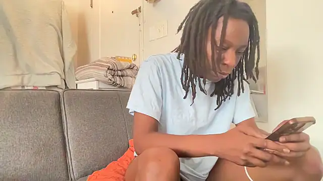 littyleesh1 online show from 09-13-25, 03:56