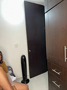 charlottekiss99 online show from 04-17-26, 10:12