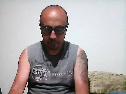 Snapshot of pablocesar1982 chatting on 11-05-25, 05:38 pablocesar1982 online show from 11-05-25, 05:38