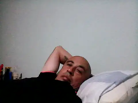 Snapshot of pablocesar1982 chatting on 10-12-25, 04:03 pablocesar1982 online show from 10-12-25, 04:03