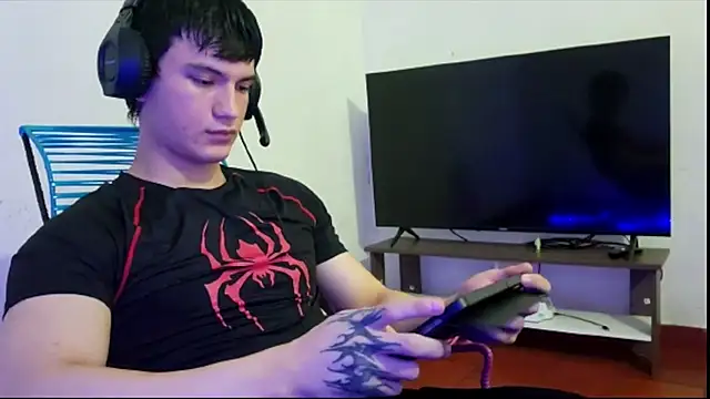 ErickWalton online show from 11-18-25, 04:49