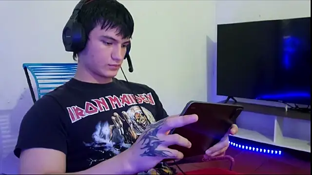 ErickWalton online show from 11-25-25, 05:19