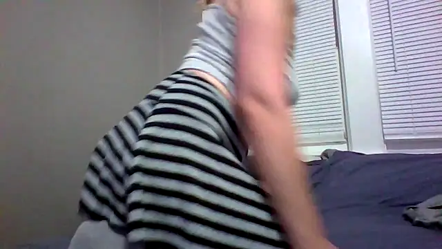 Snapshot of chickandherdick chatting on 10-21-25, 05:40 chickandherdick online show from 10-21-25, 05:40