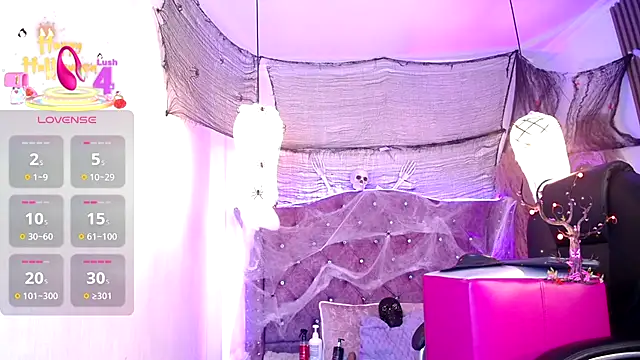 Eva Walker  online show from 10-28-25, 11:03