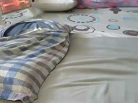 Snapshot of Playroom_queen chatting on 02-27-26, 09:20 Playroom queen online show from 02-27-26, 09:20