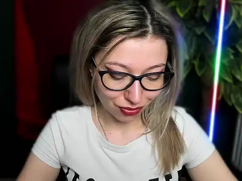 loveHeidi online show from 04-14-26, 04:39