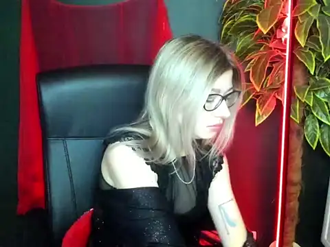 loveHeidi online show from 03-12-26, 05:24