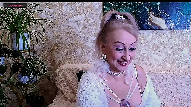  Sara  Smith  online show from 02-22-26, 11:01