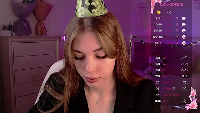 Leila Vanilla online show from 11-13-25, 12:25