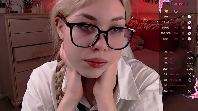 Leila Vanilla online show from 01-14-26, 03:43