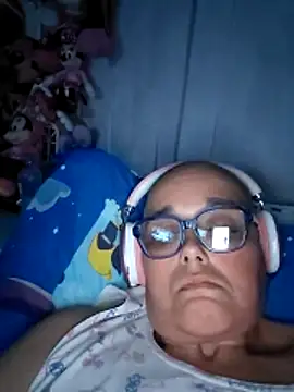 Snapshot of Yarry40 chatting on 05-24-26, 01:16 Yarry40 online show from 05-24-26, 01:16
