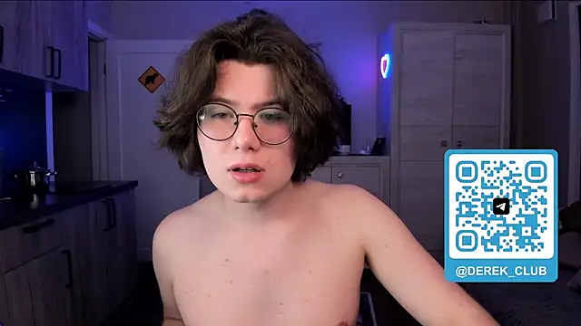 Snapshot of Derek_Shameless chatting on 05-10-26, 12:14 Derek Shameless online show from 05-10-26, 12:14