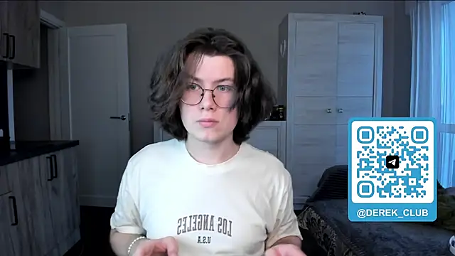Snapshot of Derek_Shameless chatting on 04-25-26, 04:26 Derek Shameless online show from 04-25-26, 04:26