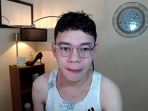 Snapshot of keirflorianxx chatting on 10-05-25, 02:35 keirflorianxx online show from 10-05-25, 02:35