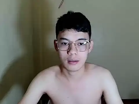 Snapshot of keirflorianxx chatting on 10-11-25, 07:48 keirflorianxx online show from 10-11-25, 07:48