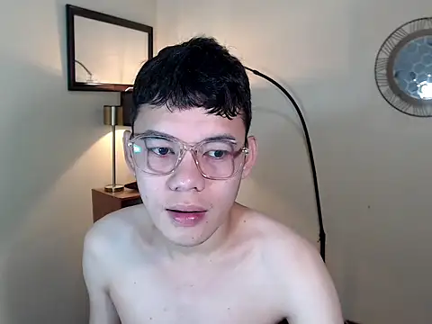 Snapshot of keirflorianxx chatting on 10-07-25, 12:50 keirflorianxx online show from 10-07-25, 12:50