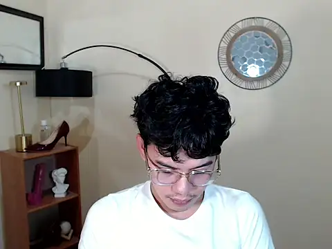 Snapshot of keirflorianxx chatting on 09-19-25, 06:06 keirflorianxx online show from 09-19-25, 06:06