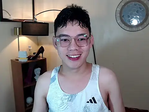 Snapshot of keirflorianxx chatting on 10-05-25, 09:16 keirflorianxx online show from 10-05-25, 09:16