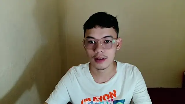 Snapshot of keirflorianxx chatting on 09-22-25, 05:52 keirflorianxx online show from 09-22-25, 05:52