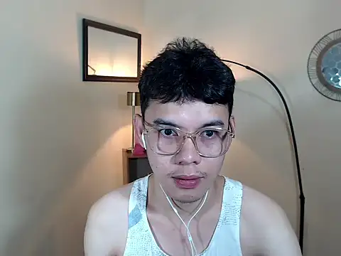 Snapshot of keirflorianxx chatting on 10-14-25, 05:41 keirflorianxx online show from 10-14-25, 05:41