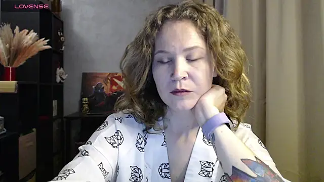 Snapshot of harpermoss chatting on 09-16-25, 06:53 harpermoss online show from 09-16-25, 06:53